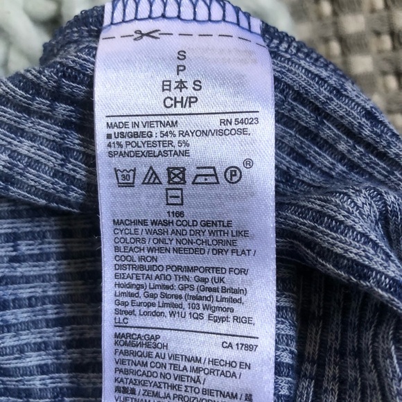 Gap. Size small jumpsuit. - Picture 7 of 7